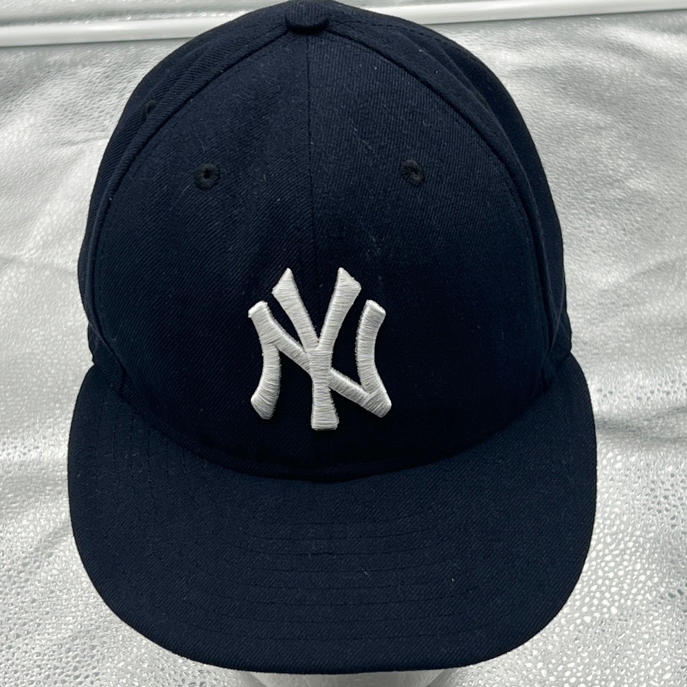 New Era 59FIFTY New York Yankees Fitted Hat Navy Blue MLB Size 7 1/4